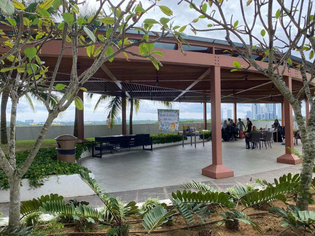 Almas Suite Nusajaya  Exterior photo